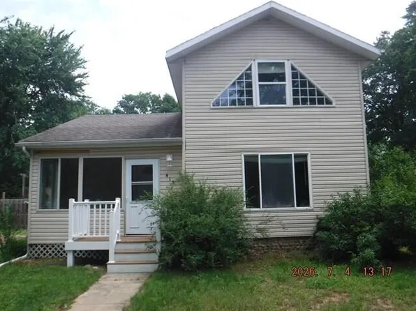 415 S Main St, Lawton, MI 49065