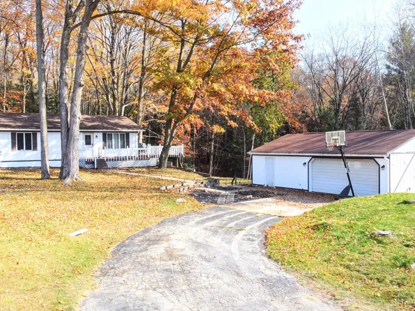 9942 Miramichi Dr, Evart, MI 49631