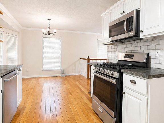 5th image of 1533 Shagbark Cir