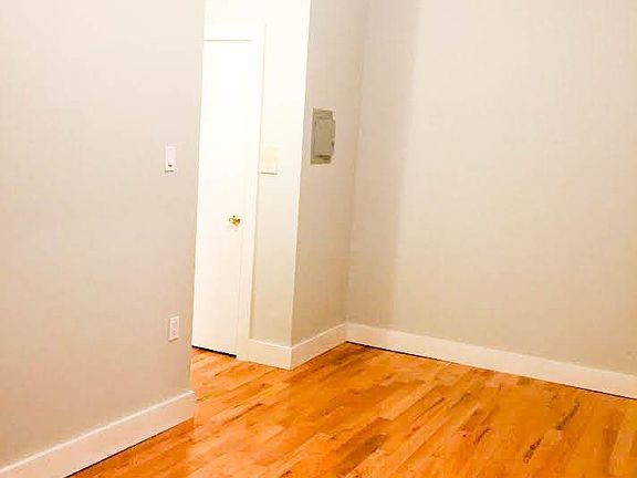 3rd image of 833 Nostrand Ave