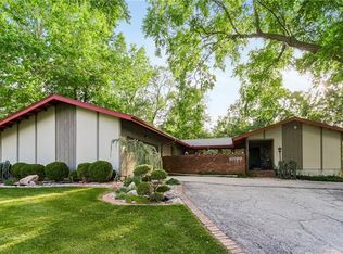 10100 Roe Ave, Overland Park, KS 66207