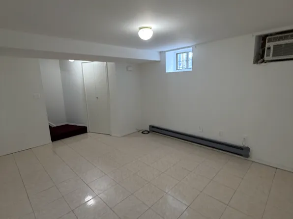 97 Houston St, Newark, NJ 07105