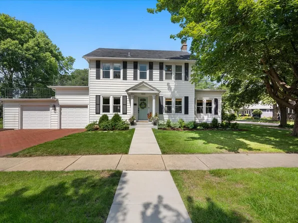 1001 Peyton St, Geneva, IL 60134