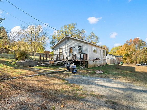 5th image of 404 Dover Dr