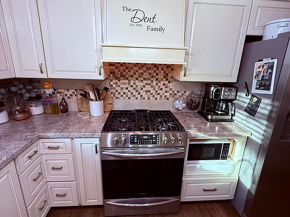 5th image of 605 N Edgerton St