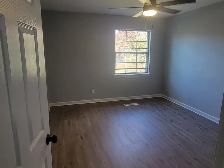 720 S New Rd — Photo 8