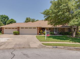 2501 Rochester Ct, Bedford, TX 76022