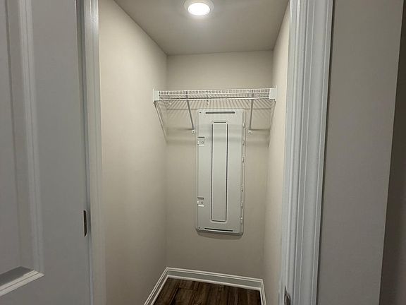 5th image of 398 Seeback Dr