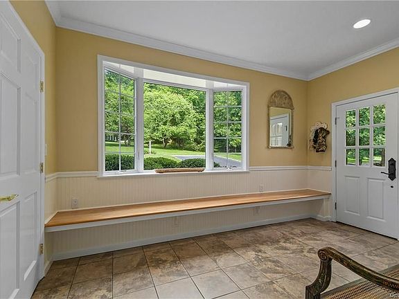 3rd image of 24 Juniper Pl