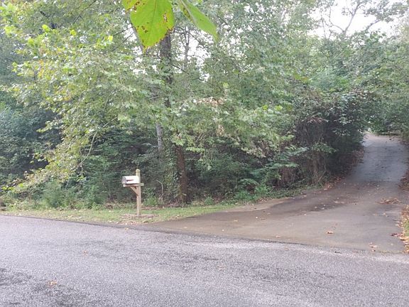 2nd image of 17765 Meadow Wood Dr