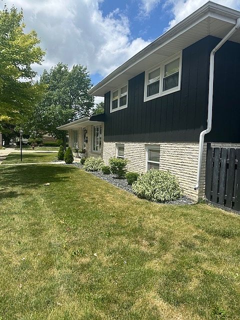 2nd image of 9945 Menard Ave
