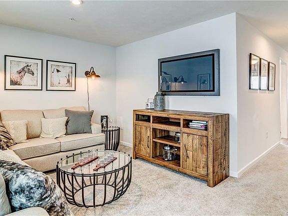 2nd image of 2903 Grove Ave #P-b