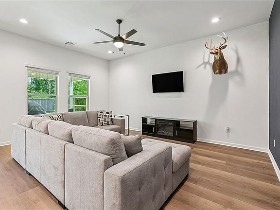 4th image of 75420 Victoria Dr