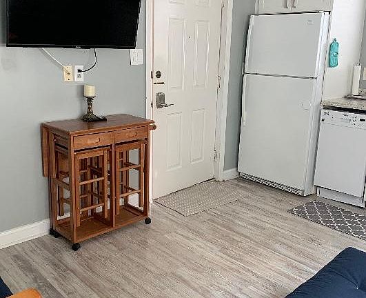 5th image of 2768 Shore Dr APT B