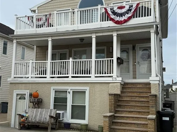 175 Beach 127th St, Rockaway Park, NY 11694