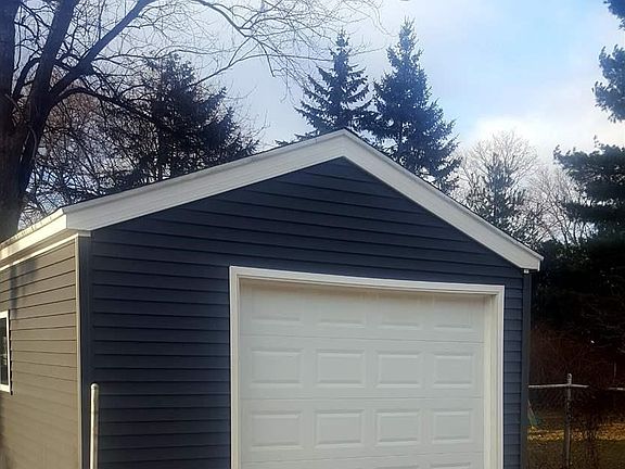 2nd image of 125 Storch St