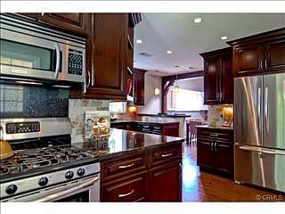 4th image of 6029 Longridge Ave
