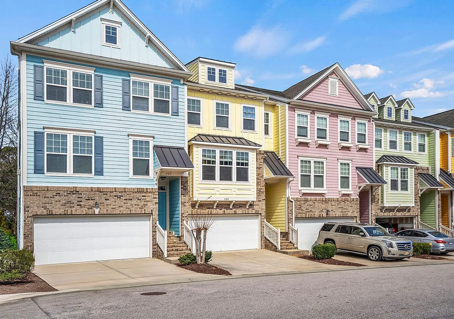 Available Now! Great Incentive Offered- $500 Off First Month's Rent — Photo 2