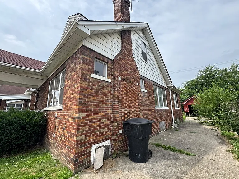 11125 Cloverlawn Ave — Photo 14
