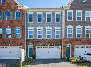 42697 Burbank Ter, Sterling, VA 20166