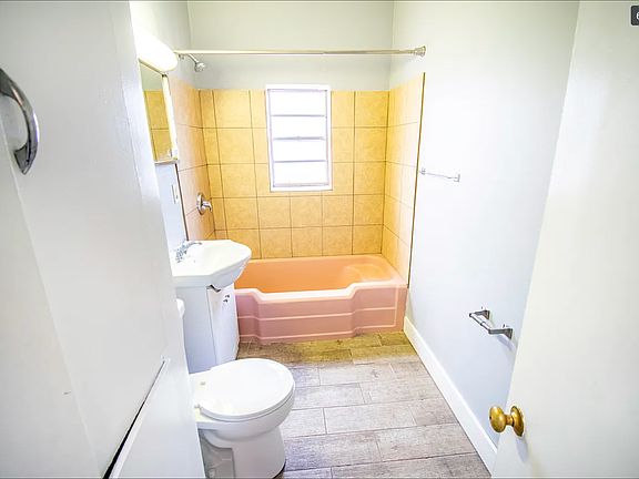 5th image of 320 N 40th St APT 5