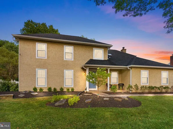 534 Heritage Oak Dr, Yardley, PA 19067