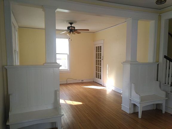 3rd image of 2906 Hanes Ave