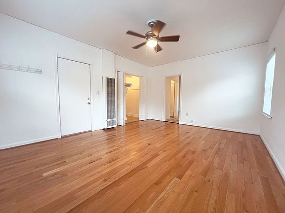 2nd image of 5318 NE Wistaria Dr APT 1