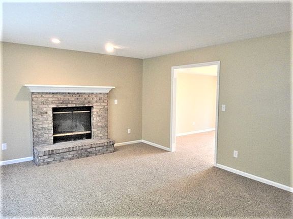 4th image of 5793 Skipton Ct