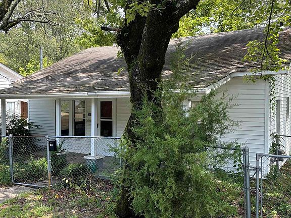 2nd image of 302 Westbrook St