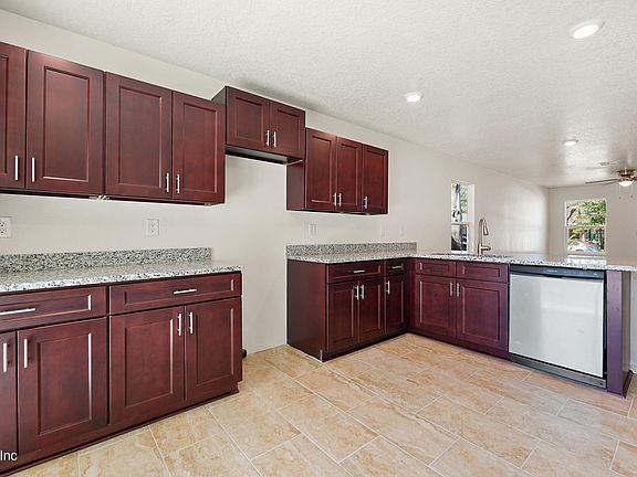 3rd image of 2020 BALDWIN Street