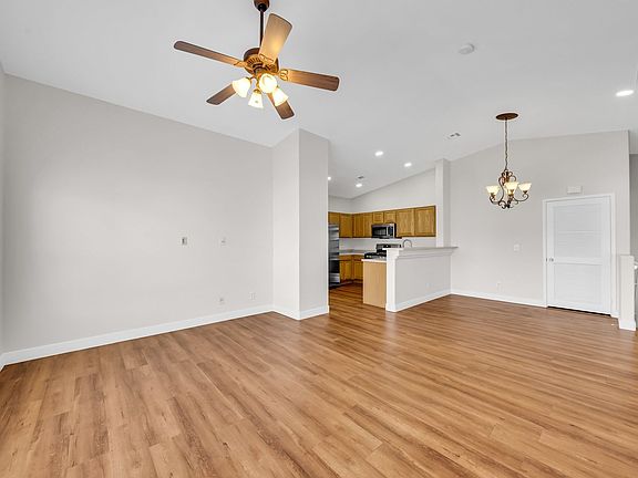 4th image of 1656 Clint Canyon Dr