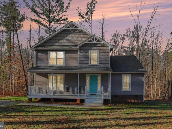 379 Moon Shadow Ln, Louisa, VA 23093