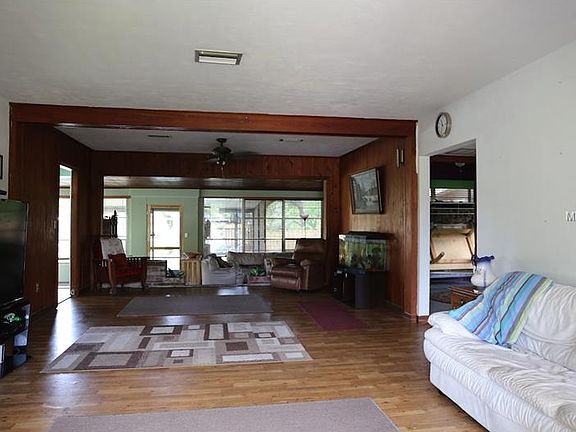 2nd image of 1105 Venetian Ave