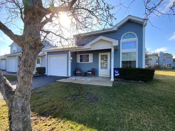 3327 Greenwich Ln, Island Lake, IL 60042