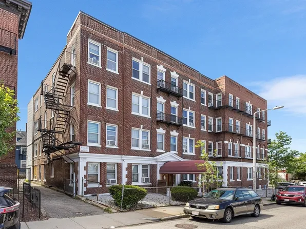 56 Park Vale Ave APT 4, Allston, MA 02134