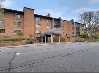 140 Fox Hollow Dr APT 305A, Mayfield Heights, OH 44124