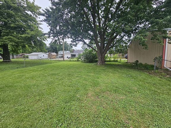 5th image of 2521 Oak St