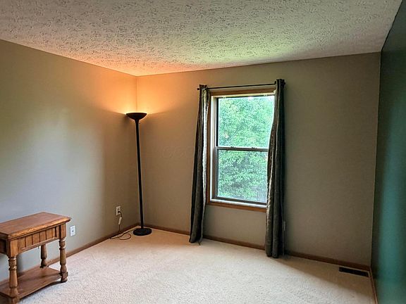 3rd image of 895 Brittany Dr