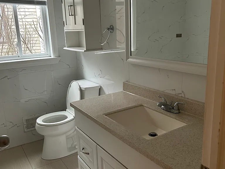 31 Manila Ave #1 — Photo 4