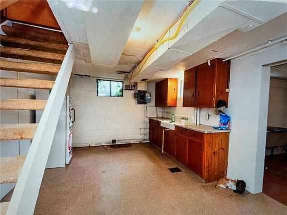 5th image of 4405 S State Ave