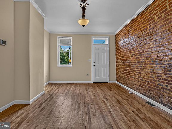 4th image of 418 N Chester St