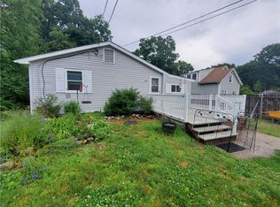 52 Whipple Rd, Smithfield, RI 02917