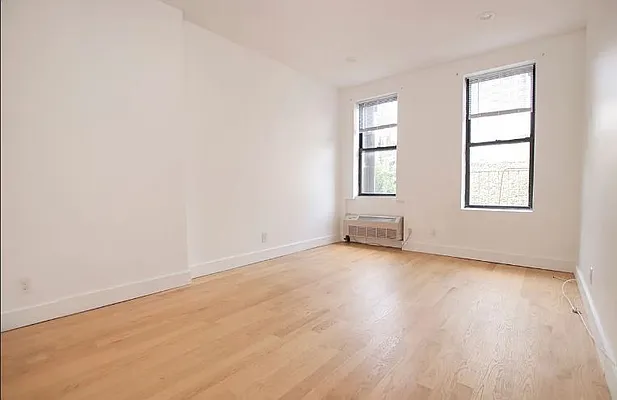 Rented by Mossanen Group | media 19