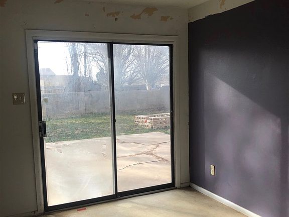 4th image of 2312 Cornell Dr
