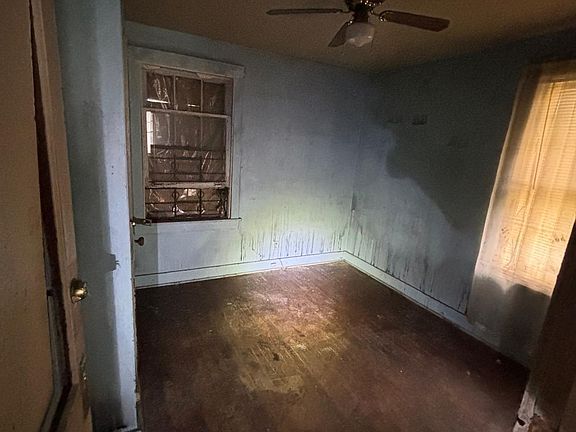 3rd image of 801 Tennessee St