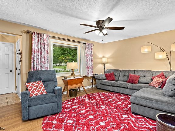 5th image of 212 Fairpark Dr