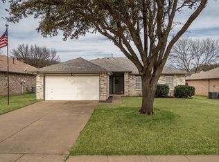 844 Atchison Dr, Saginaw, TX 76131