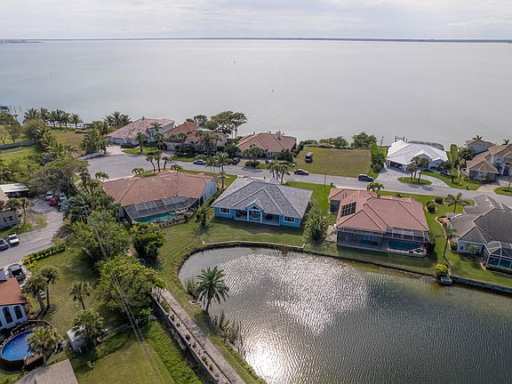 2nd image of 65 River Falls Dr