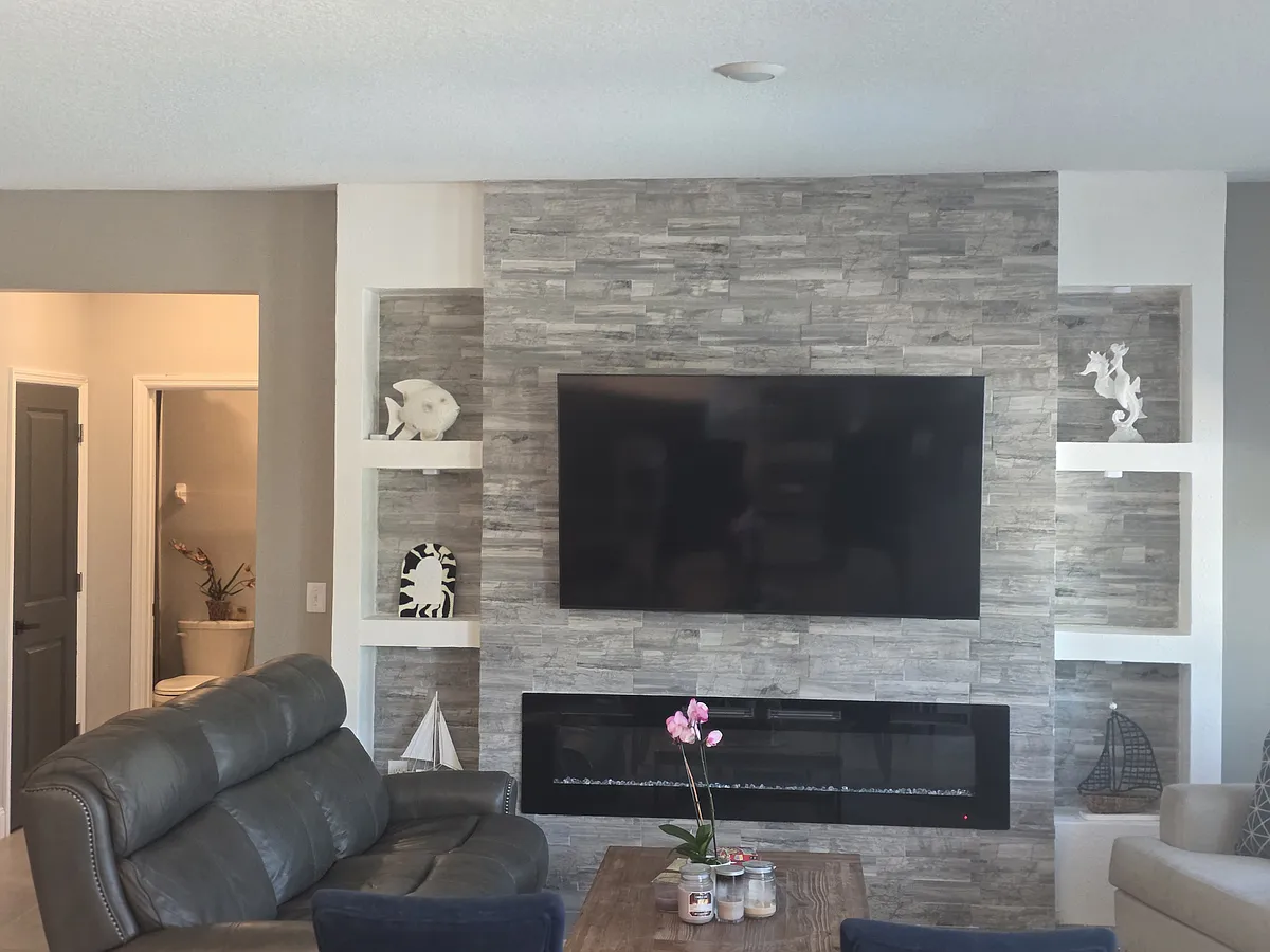 Building Photo - 16457 Woodside Gln